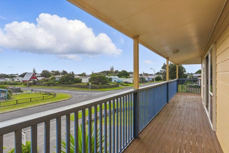 Photo of property in 9 Takitimu Street, Waitarere Beach, Levin, 5510