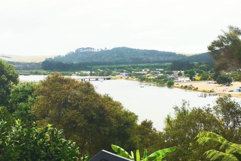Photo of property in 3 Bush Point Road, Cable Bay, 0420