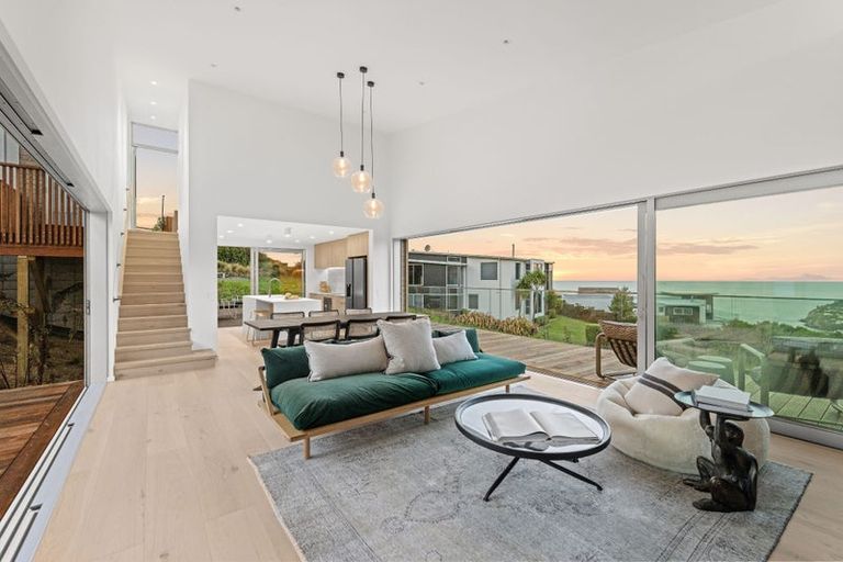 Photo of property in 1 Oxenhope Road, Richmond Hill, Christchurch, 8081