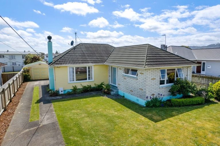 Photo of property in 37 Dorset Street, Levin, 5510