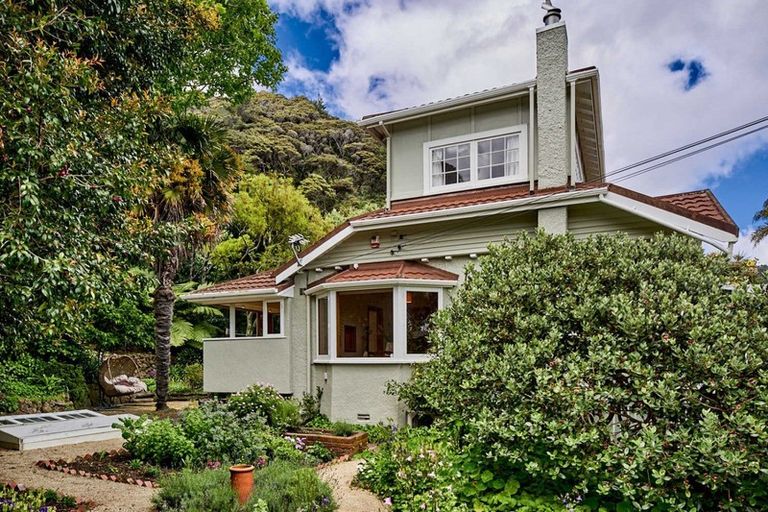 Photo of property in 339 Muritai Road, Eastbourne, Lower Hutt, 5013