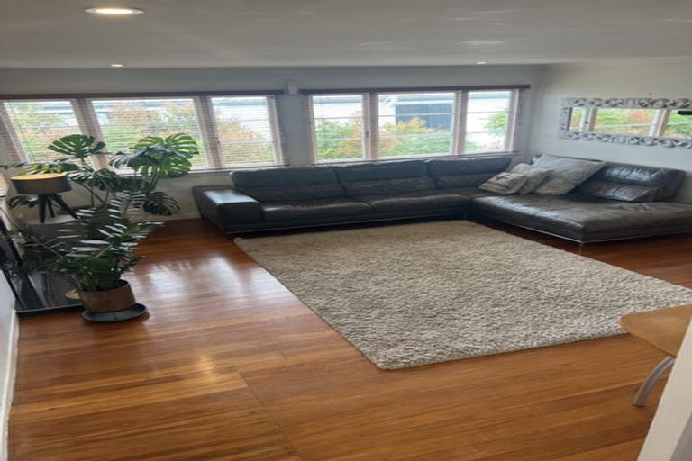 Photo of property in 1/25 Wolsley Avenue, Milford, Auckland, 0620