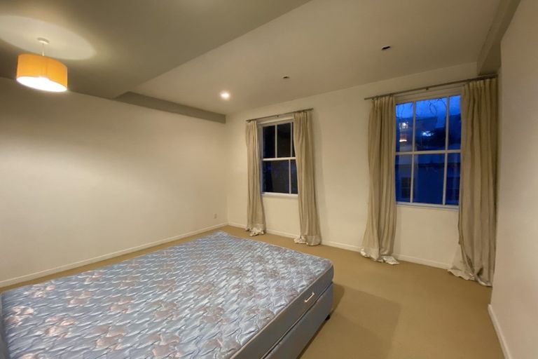 Photo of property in 2u7 King Street, Mount Cook, Wellington, 6021