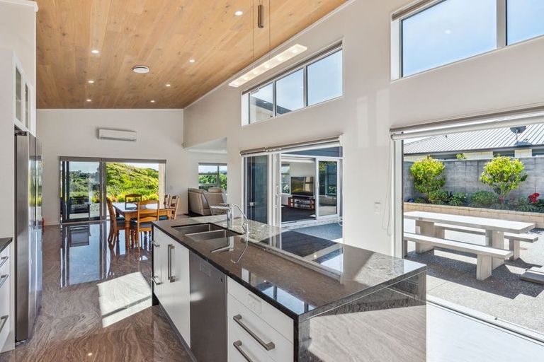 Photo of property in 15 Taranui Way, Paraparaumu Beach, Paraparaumu, 5032