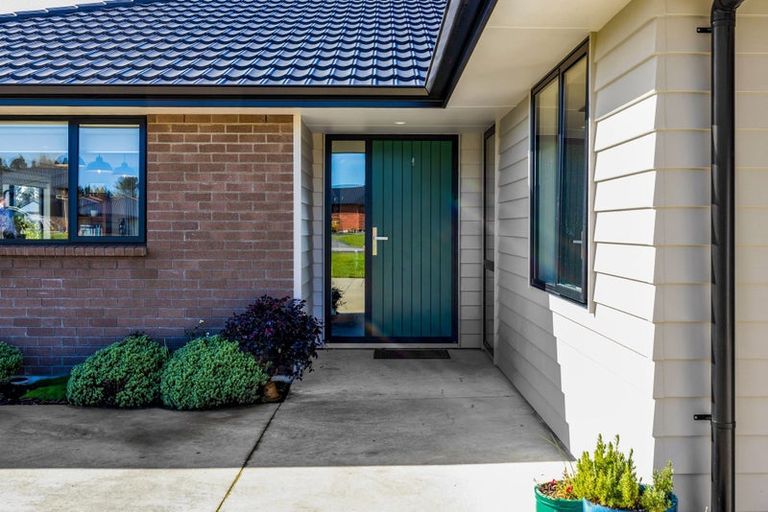 Photo of property in 2 Biron Place, Stratford, 4332