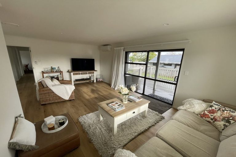 Photo of property in 323 Hobsonville Road, Hobsonville, Auckland, 0618