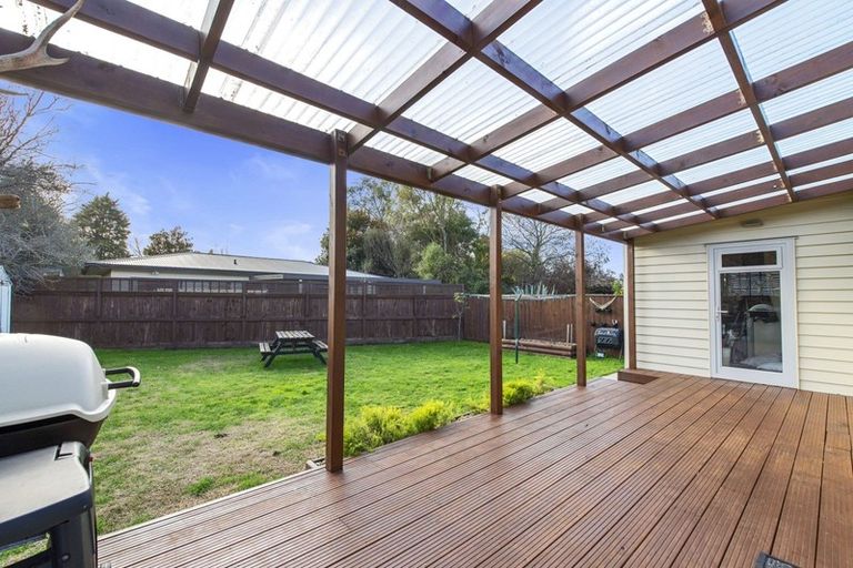 Photo of property in 15 Corlett Street, Utuhina, Rotorua, 3015