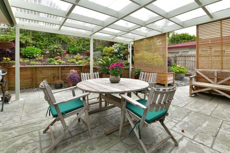 Photo of property in 138 Lakeside Drive, Orewa, 0931