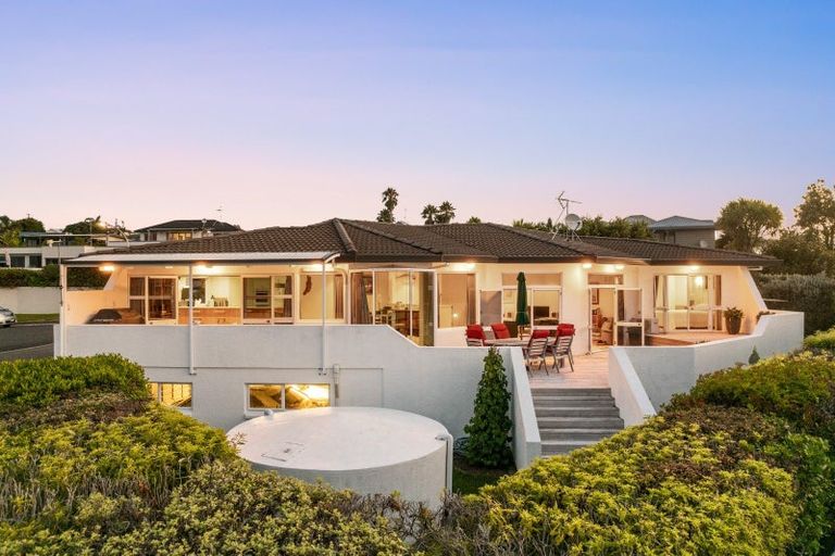 Photo of property in 4 Pacific Parade, Army Bay, Whangaparaoa, 0930