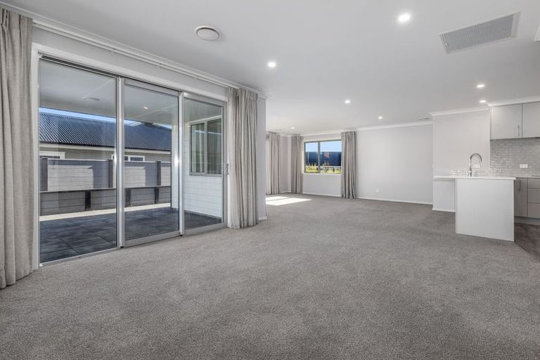 Photo of property in 168 Karuhiruhi Street, Waikanae, 5036