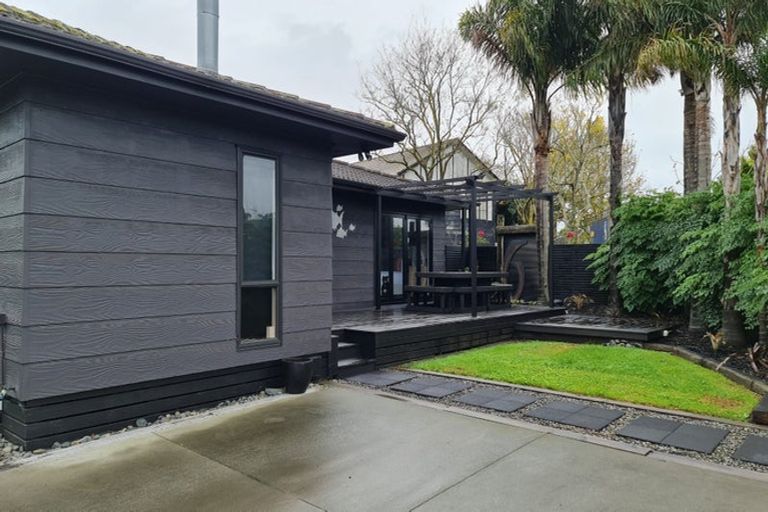 Photo of property in 4 Nadine Place, Mangere Bridge, Auckland, 2022