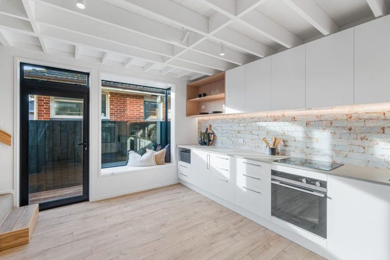 Photo of property in 2/938 Colombo Street, St Albans, Christchurch, 8014