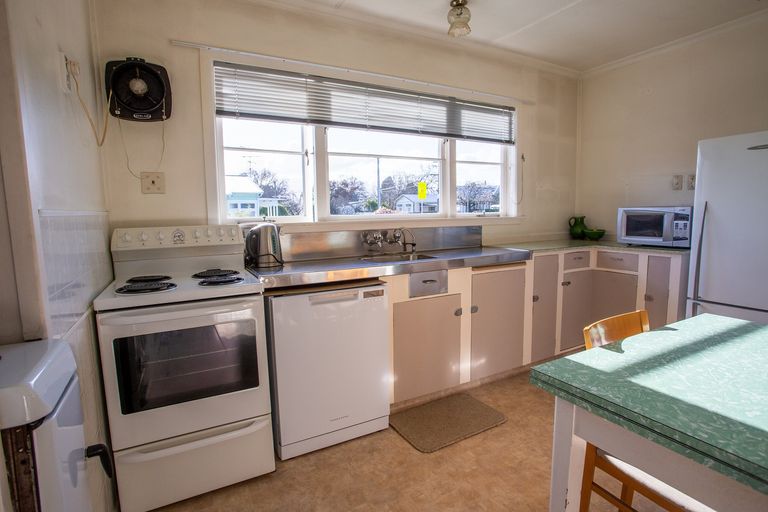 Photo of property in 22 Richmond Road, Carterton, 5713