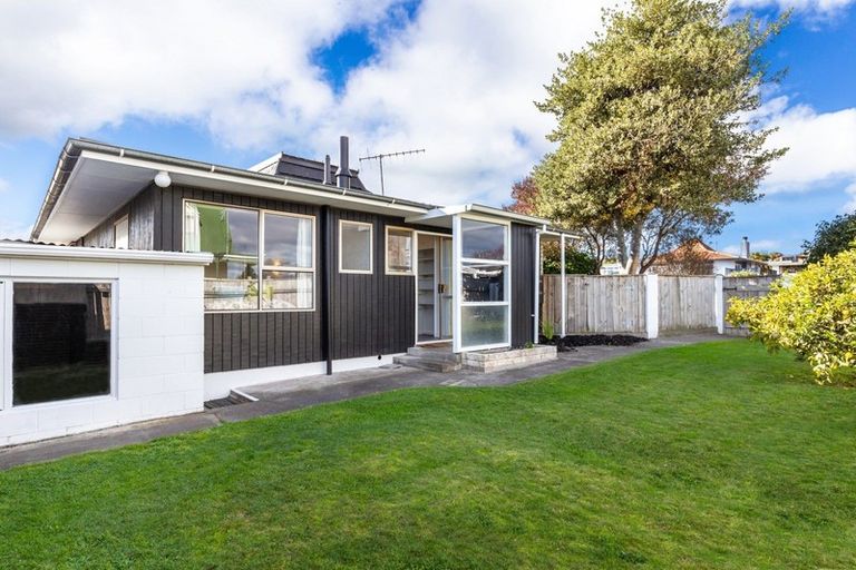 Photo of property in 55 Hawai Street, Two Mile Bay, Taupo, 3330