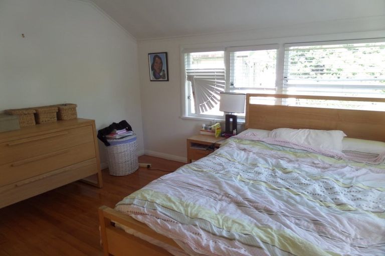 Photo of property in 27 Belle Vue Avenue, Northcote Point, Auckland, 0627