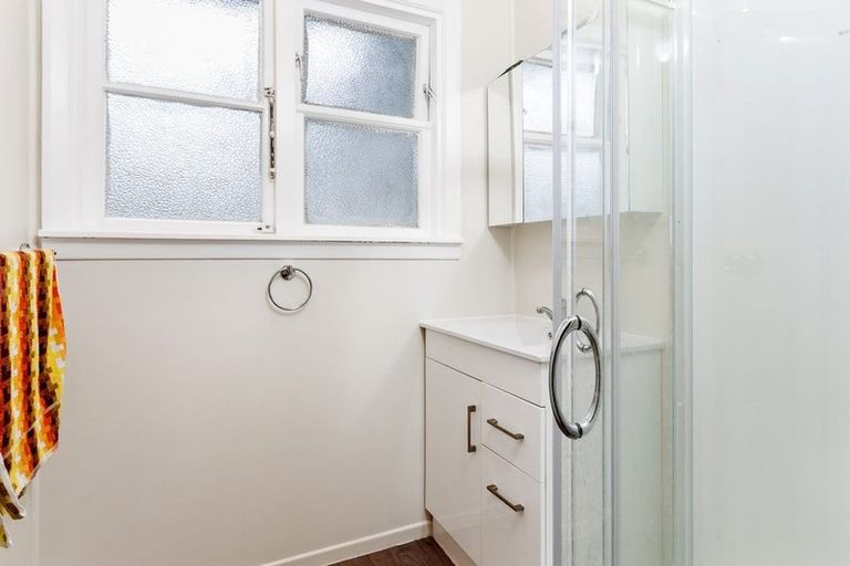 Photo of property in 11 Hollyford Avenue, Bryndwr, Christchurch, 8053