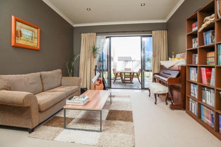 Photo of property in 13 Gibbston Close, Huntington, Hamilton, 3210