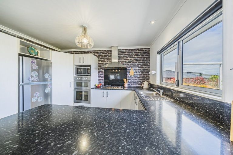 Photo of property in 28a Jules Crescent, Bell Block, New Plymouth, 4312