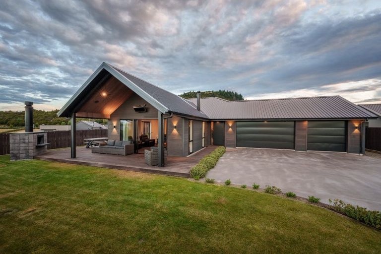 Photo of property in 8 Toru Street, Albert Town, Wanaka, 9305