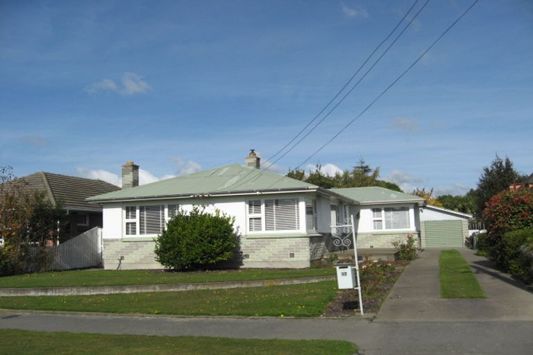 Photo of property in 17 Coniston Avenue, Ilam, Christchurch, 8041