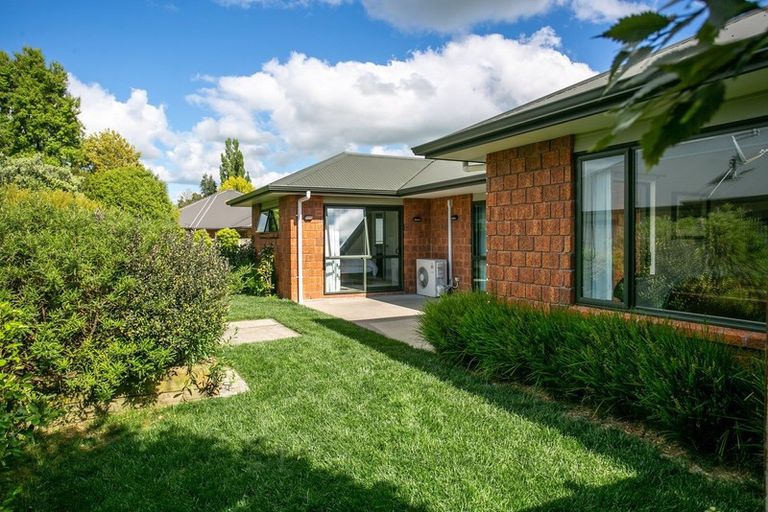 Photo of property in 17 Lilac Close, Cambridge, 3434