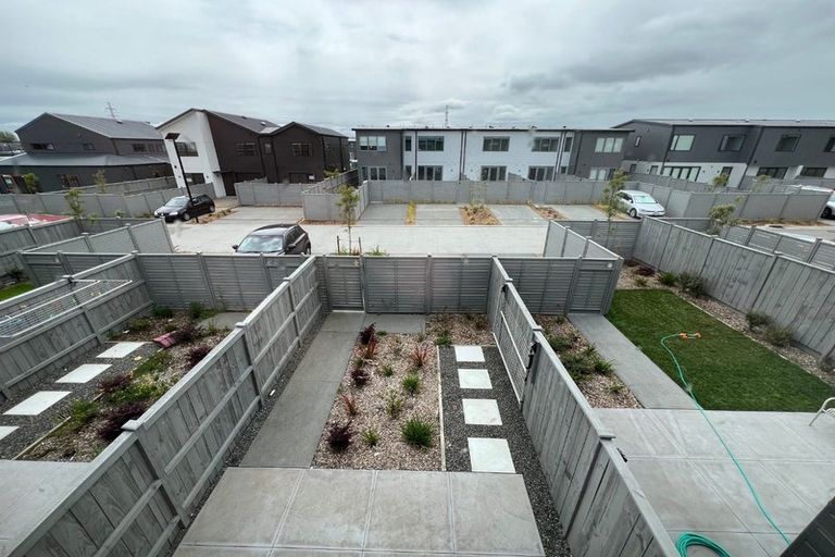 Photo of property in 10 Park Green Avenue, Rosehill, 2113