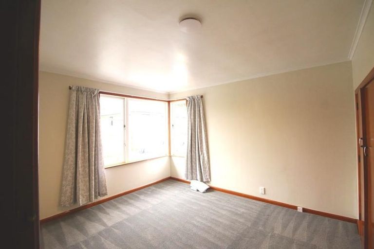 Photo of property in 5 Sunvue Road, Glen Eden, Auckland, 0602