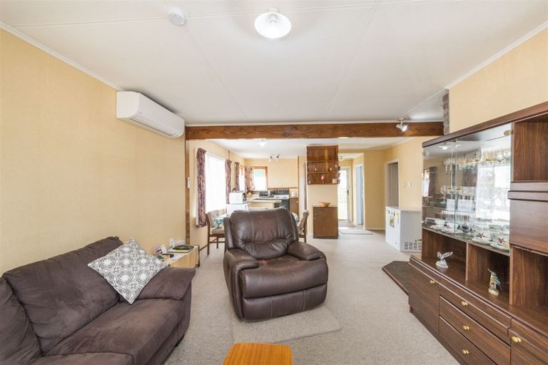 Photo of property in 37 Queen Street, Feilding, 4702