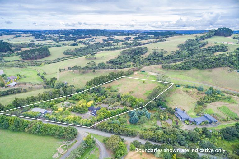 Photo of property in 165 Valley Road, Waimauku, 0881