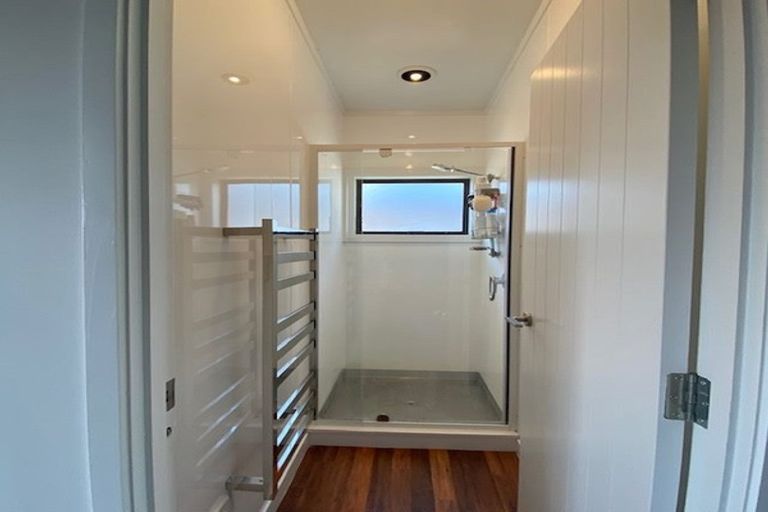 Photo of property in 2/21 Scarboro Terrace, Murrays Bay, Auckland, 0630