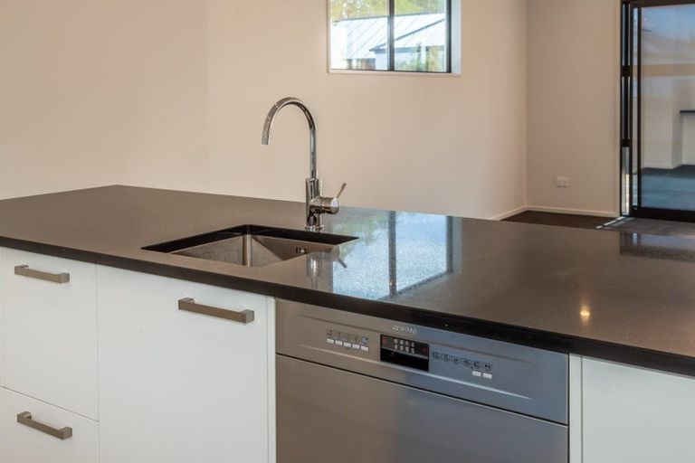 Photo of property in 257a Edgeware Road, Edgeware, Christchurch, 8013