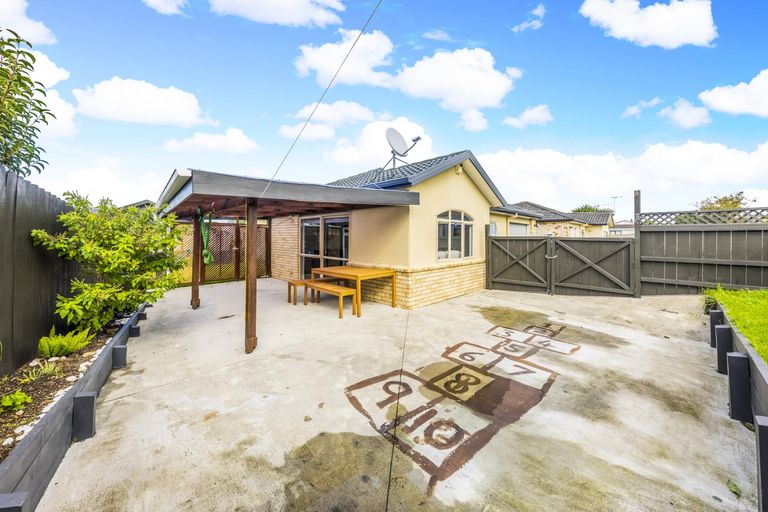 Photo of property in 14 Ashmere Lane, Weymouth, Auckland, 2103