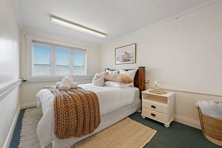 Photo of property in 35 Thackeray Street, Hamilton Lake, Hamilton, 3204