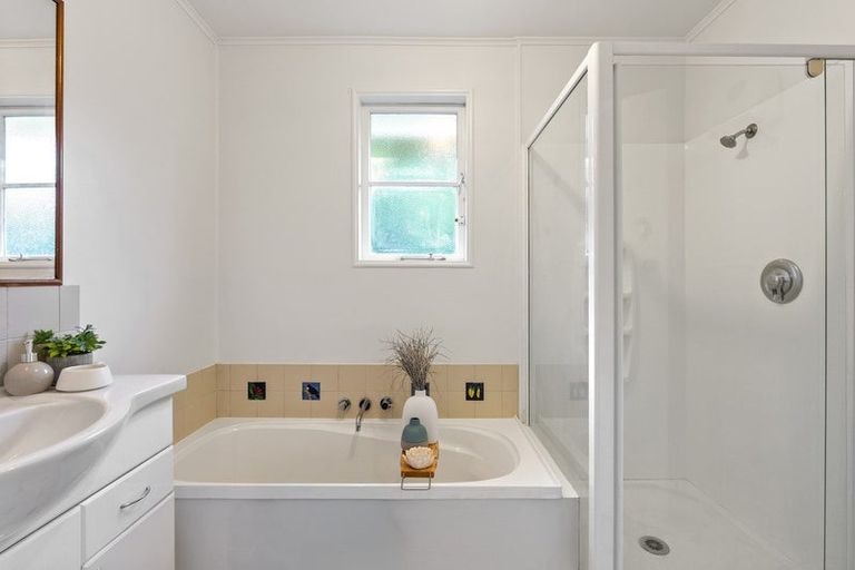 Photo of property in 10 Tui Terrace, Tawa, Wellington, 5028