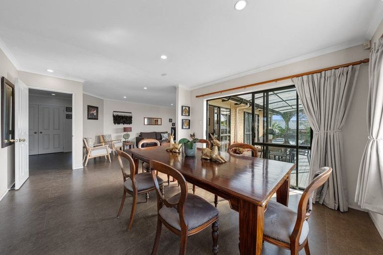Photo of property in 33 Ruze Vida Drive, Massey, Auckland, 0614