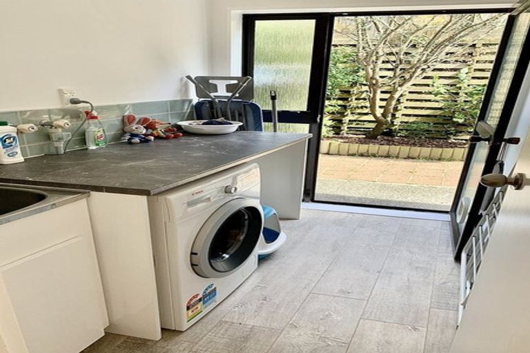 Photo of property in 15a Shastri Terrace, Khandallah, Wellington, 6035