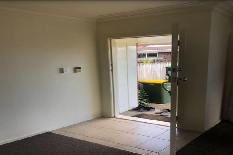 Photo of property in 37 Great South Road, Papakura, 2110