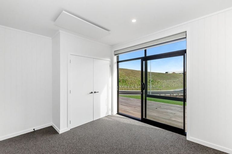 Photo of property in 42 Parkwood Avenue, Westgate, Auckland, 0614