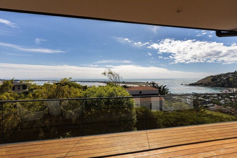 Photo of property in 63 Moncks Spur Road, Redcliffs, Christchurch, 8081
