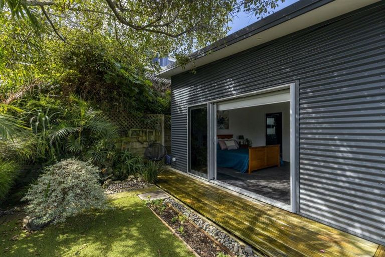Photo of property in 26 Birdwood Avenue, Moturoa, New Plymouth, 4310