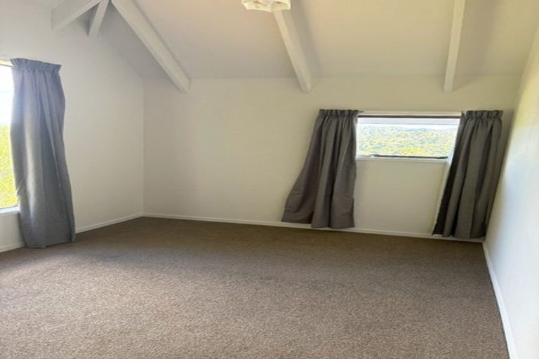 Photo of property in 2/48 Tree View Avenue, Glenfield, Auckland, 0629