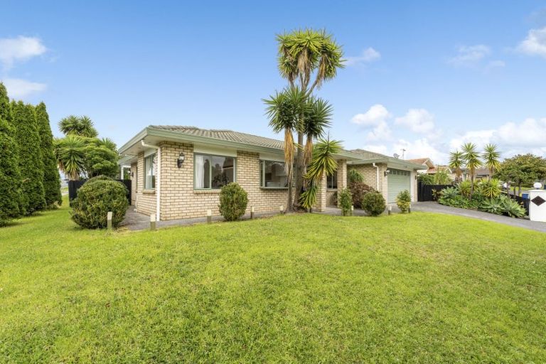 Photo of property in 2 Ferngrove Avenue, Ranui, Auckland, 0612