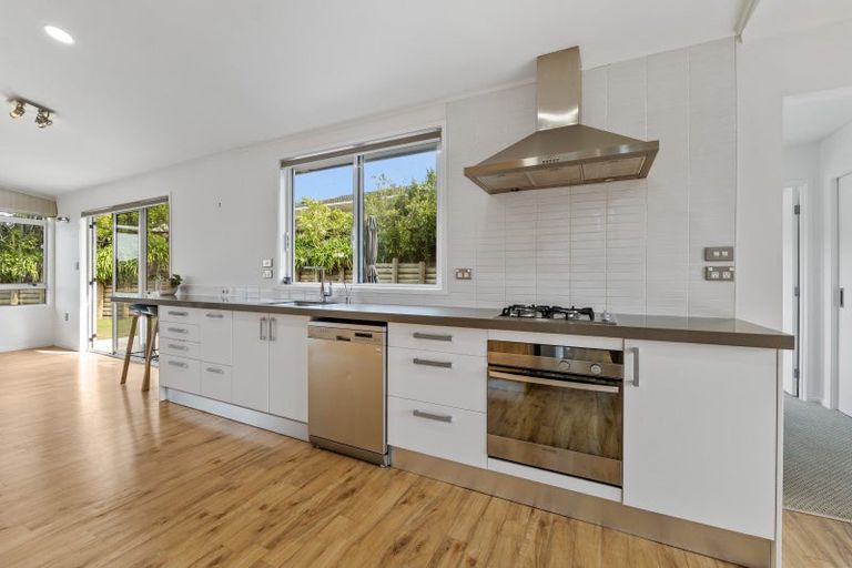 Photo of property in 12a Sycamore Grove, Lower Vogeltown, New Plymouth, 4310