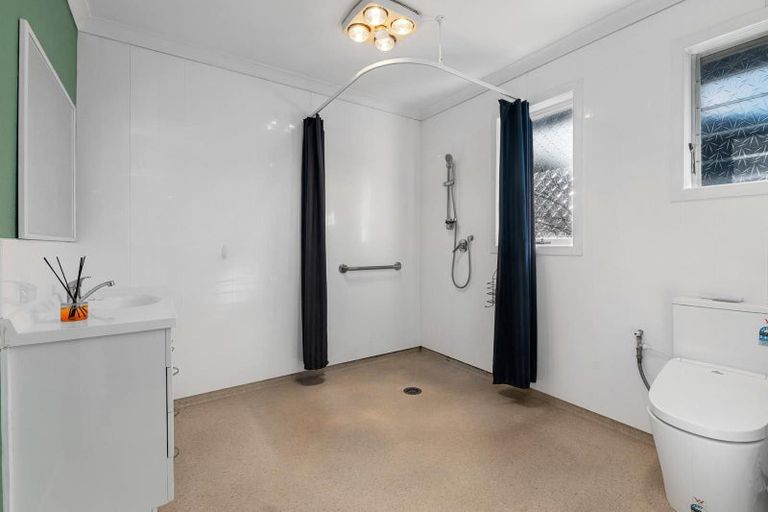 Photo of property in 14 Darroch Street, Fairy Springs, Rotorua, 3015
