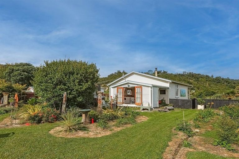 Photo of property in 5 River Road, Hector, 7822