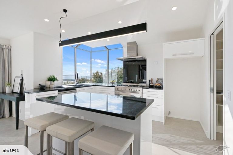Photo of property in 214b Mount Pleasant Road, Mount Pleasant, Christchurch, 8081