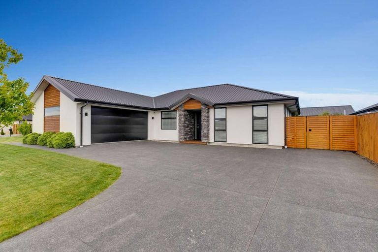 Photo of property in 10 Lesser Close, Rolleston, 7615