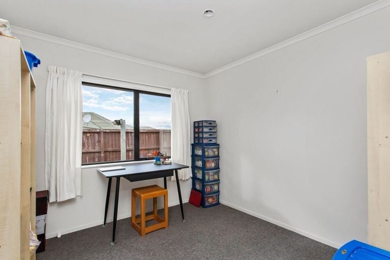 Photo of property in 6 Hawkins Place, Rangiora, 7400