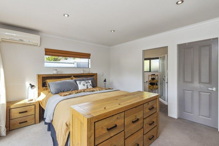 Photo of property in 5 Lambert Way, Paraparaumu, 5032