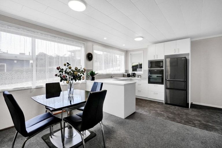 Photo of property in 1/5 Waimea Street, Westown, New Plymouth, 4310